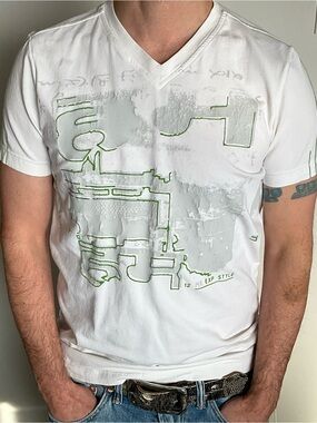 Mexx White V-Neck Tee with Green Outline Graphic